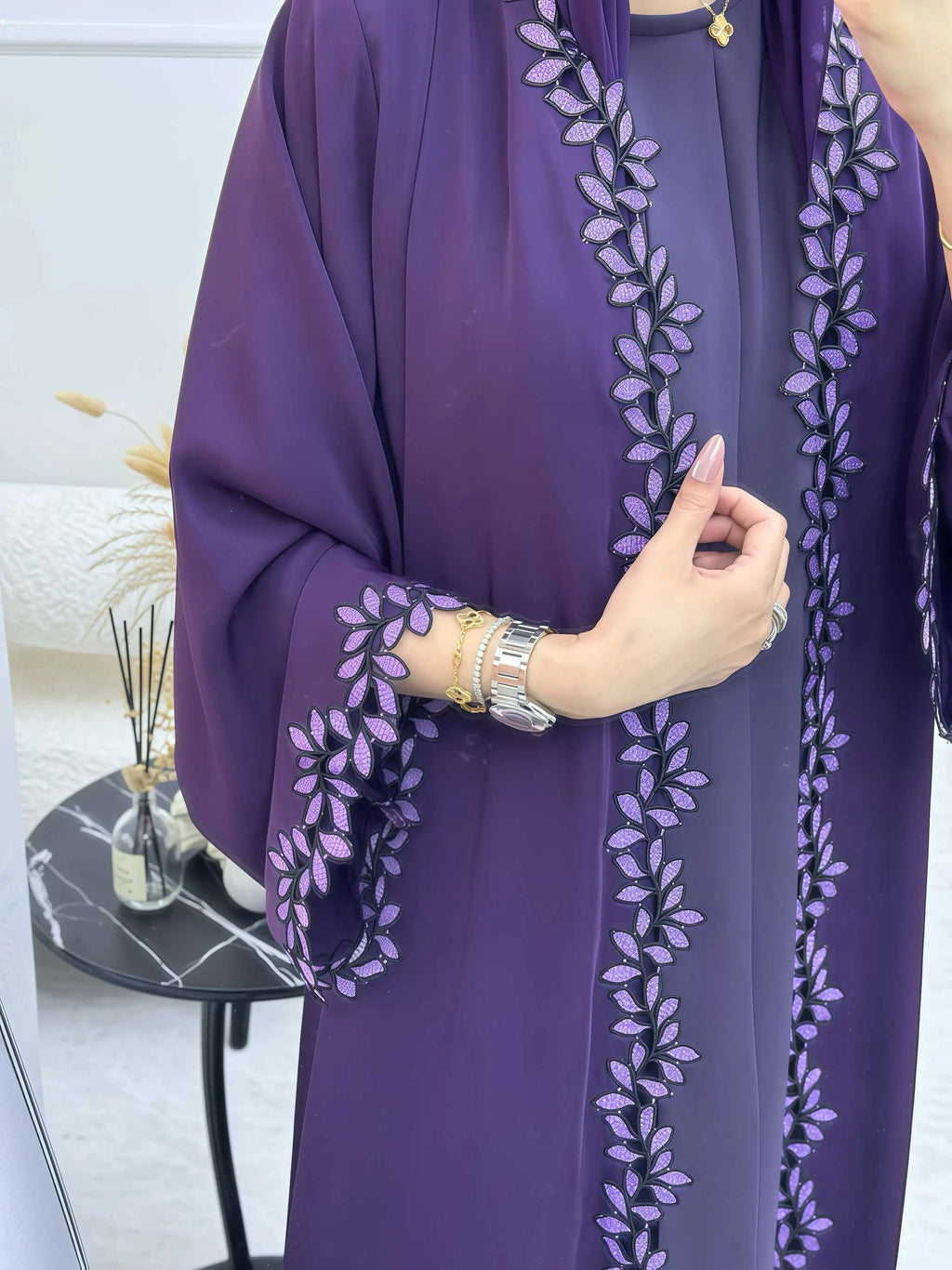 Green Muslim Abaya Long length Robe with Artistic Leaf Embroidery for Women Seeking a Blend of Traditional and Stylish Design