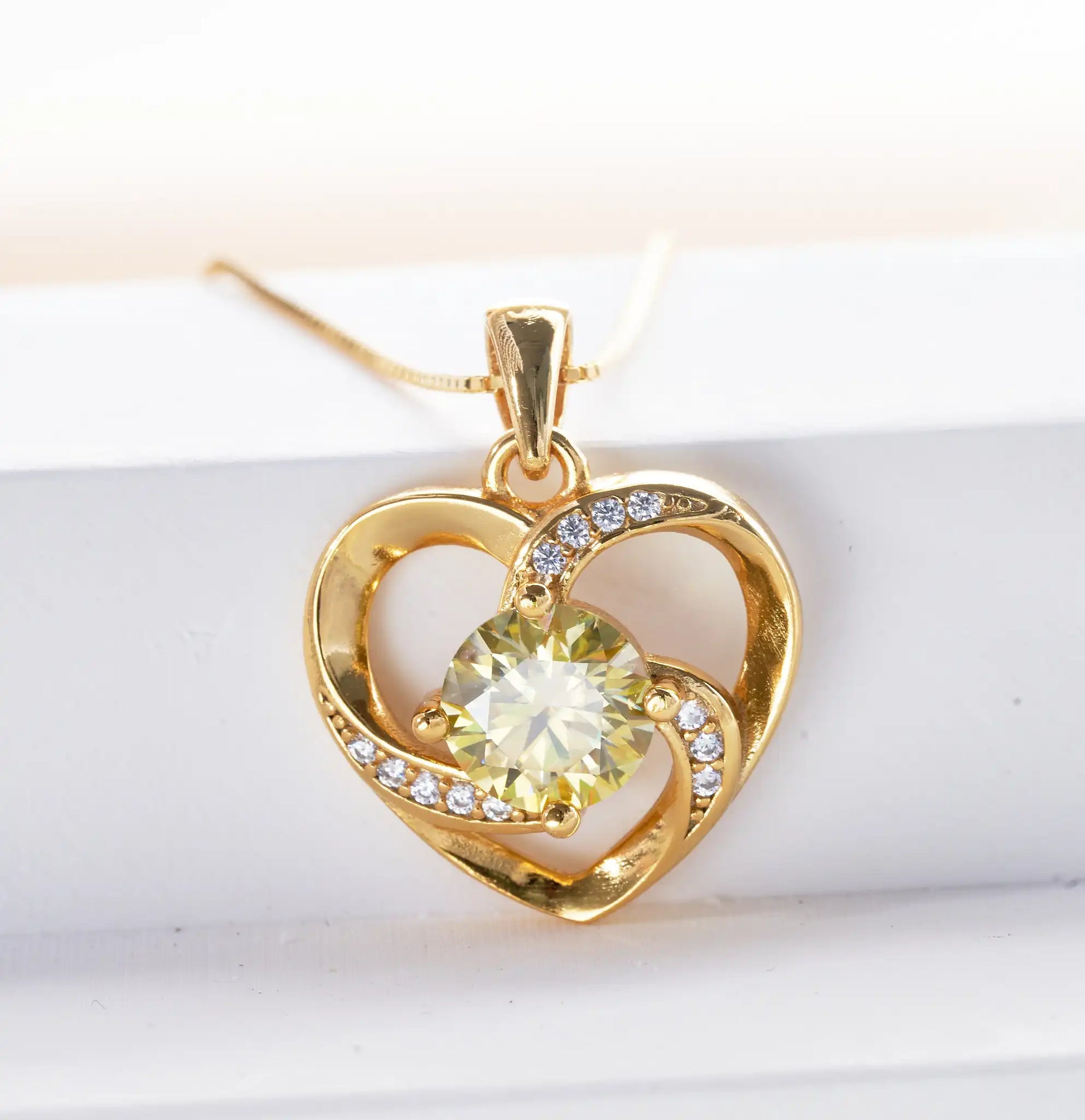 Gold Plated 1CT Moissanite Pendant Necklace For Women Classic Heart Pendant Wedding Jewelry 925 Sterling Silver GRA Moissanite