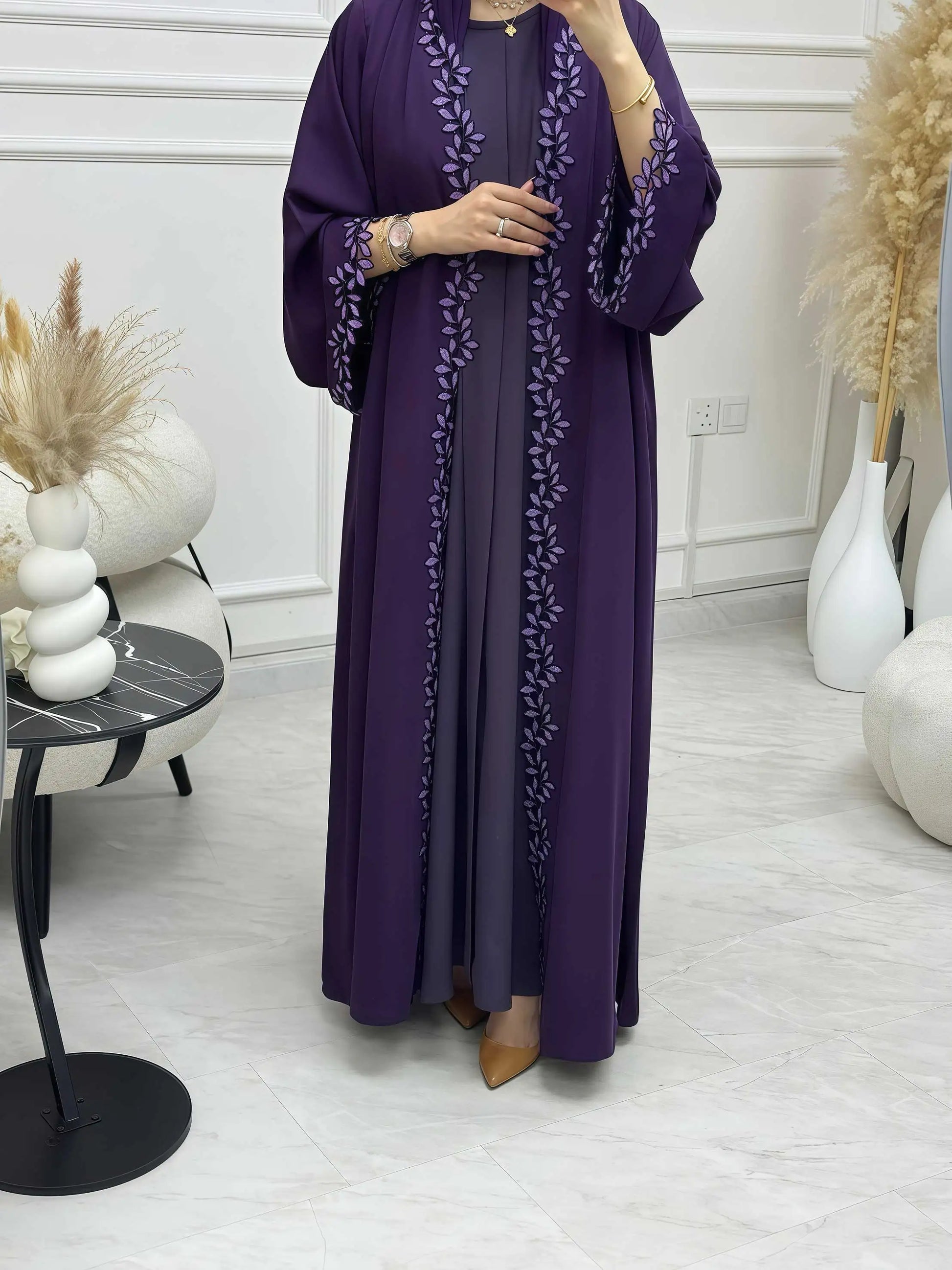 Green Muslim Abaya Long length Robe with Artistic Leaf Embroidery for Women Seeking a Blend of Traditional and Stylish Design