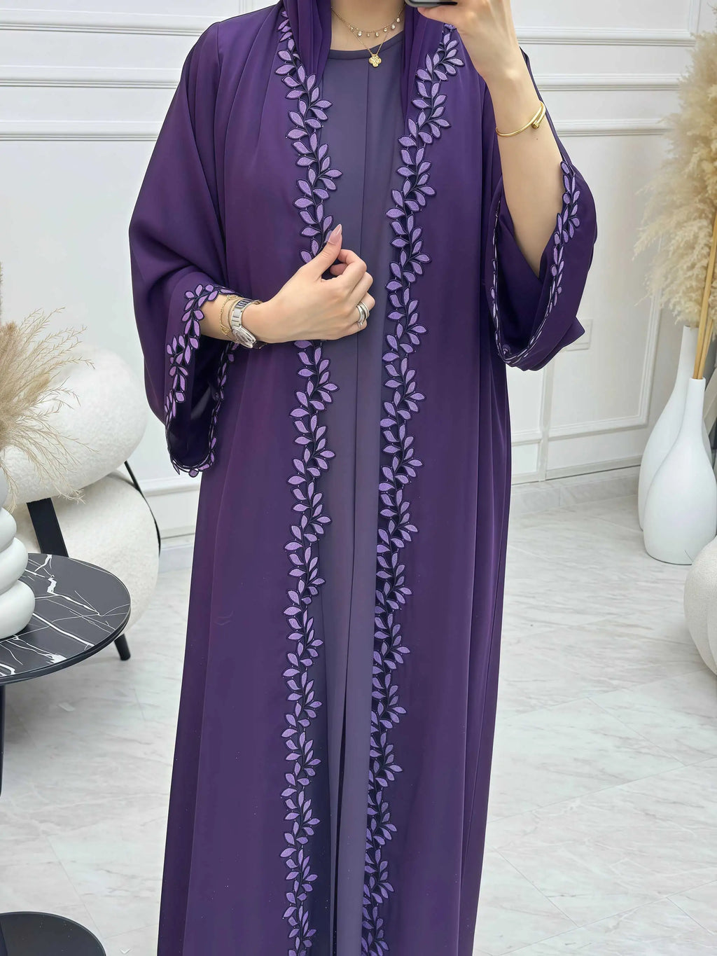 Green Muslim Abaya Long length Robe with Artistic Leaf Embroidery for Women Seeking a Blend of Traditional and Stylish Design