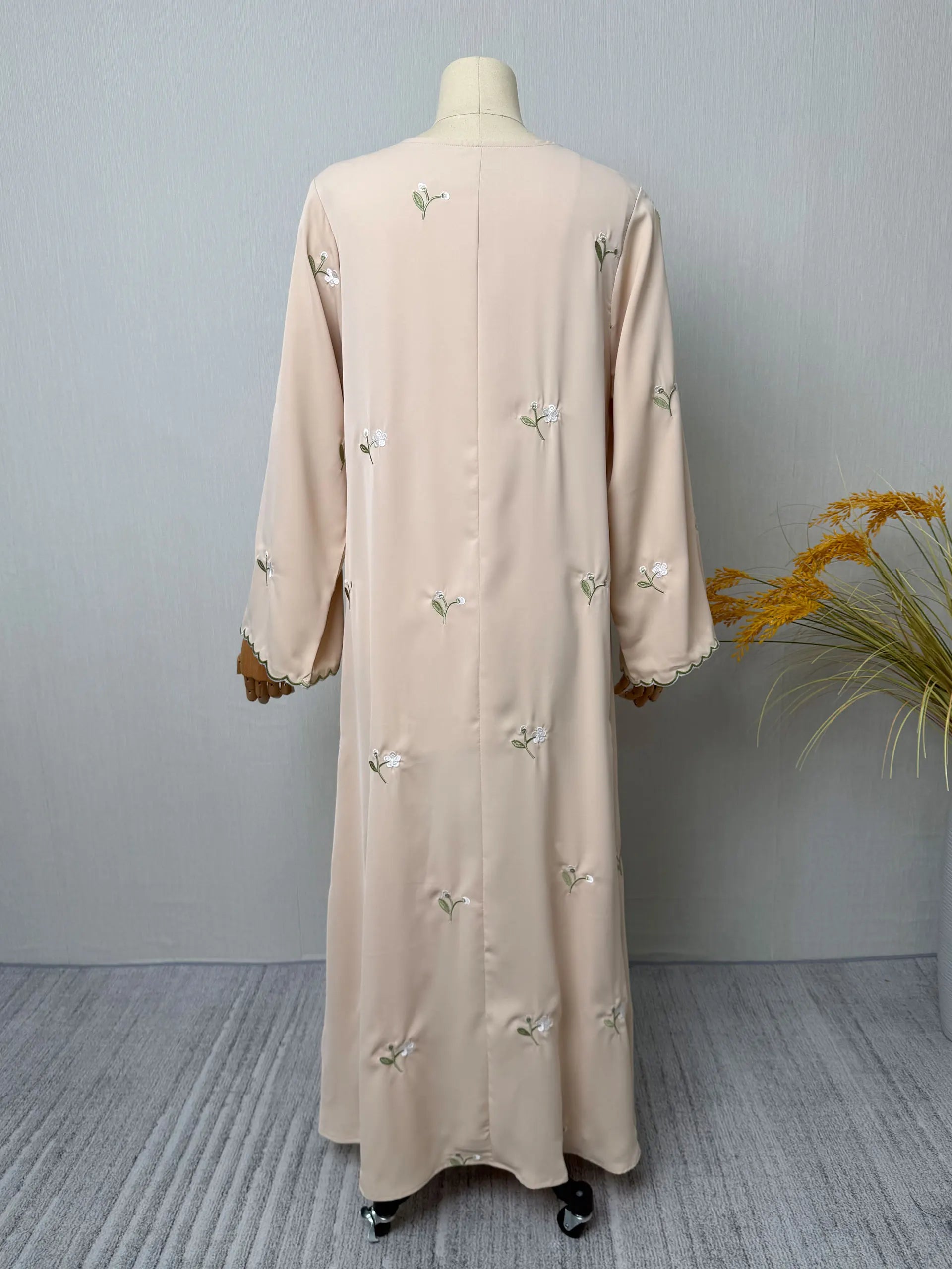 Stylish Muslim Islamic Abaya for Women Light Green Floral Embroidery Delicate Cuffs Ideal for UAE Saudi Arabia Qatar
