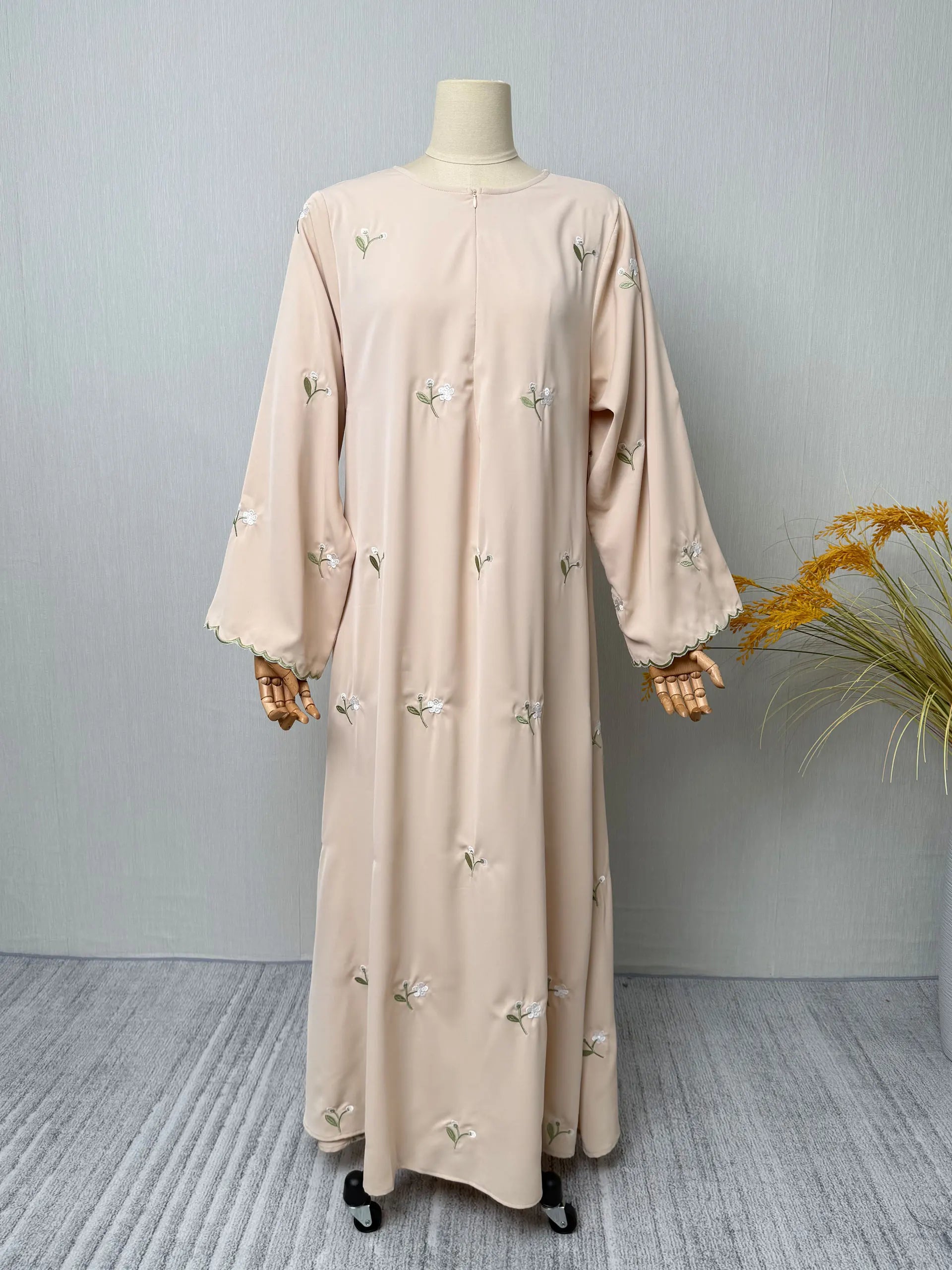 Stylish Muslim Islamic Abaya for Women Light Green Floral Embroidery Delicate Cuffs Ideal for UAE Saudi Arabia Qatar