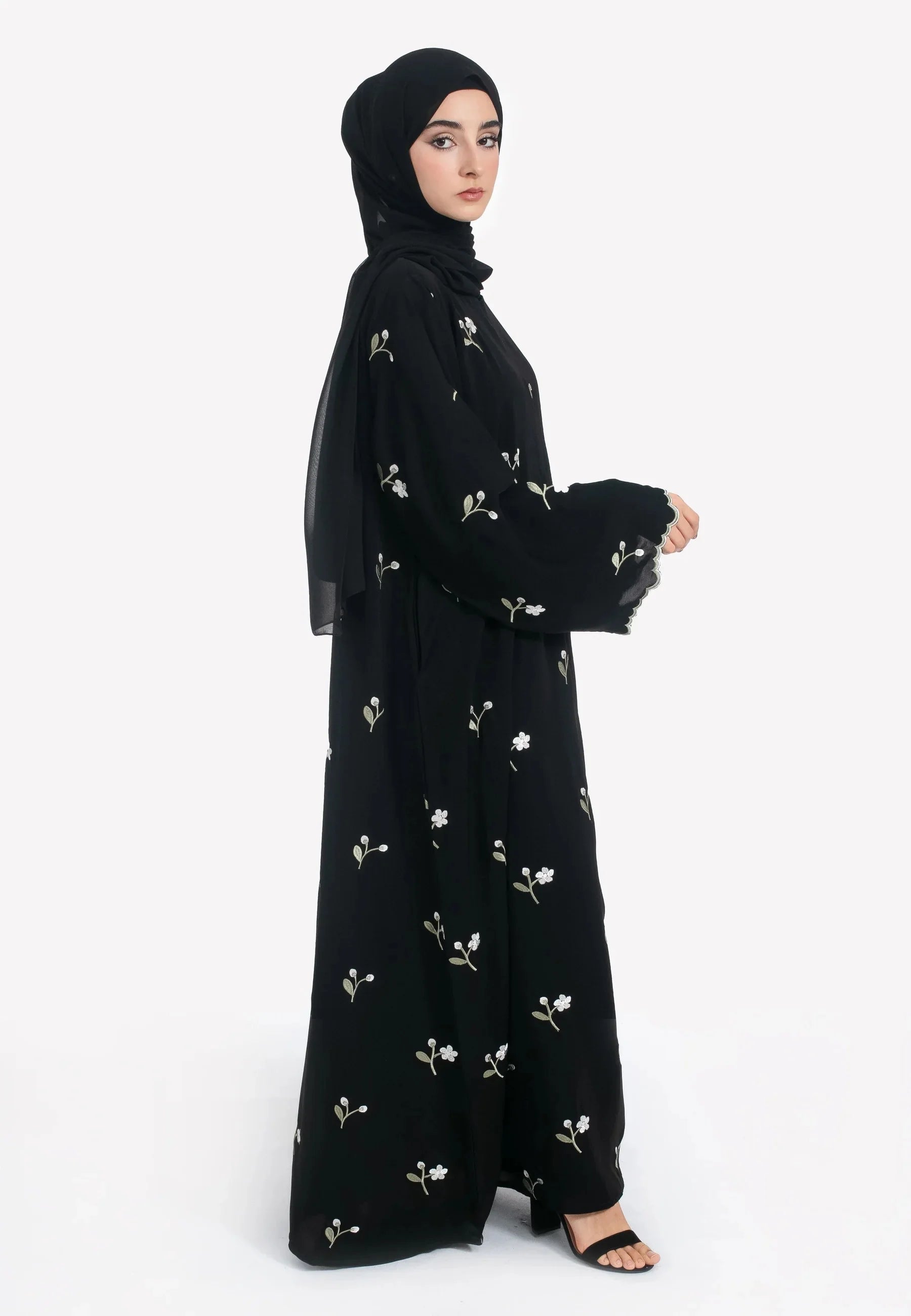 Stylish Muslim Islamic Abaya for Women Light Green Floral Embroidery Delicate Cuffs Ideal for UAE Saudi Arabia Qatar